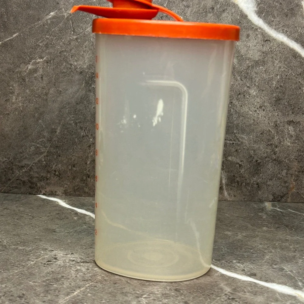 Vintage Tupperware Quick Shake 14oz 400ml Orange Flip Top Mixer 840-28 641-5